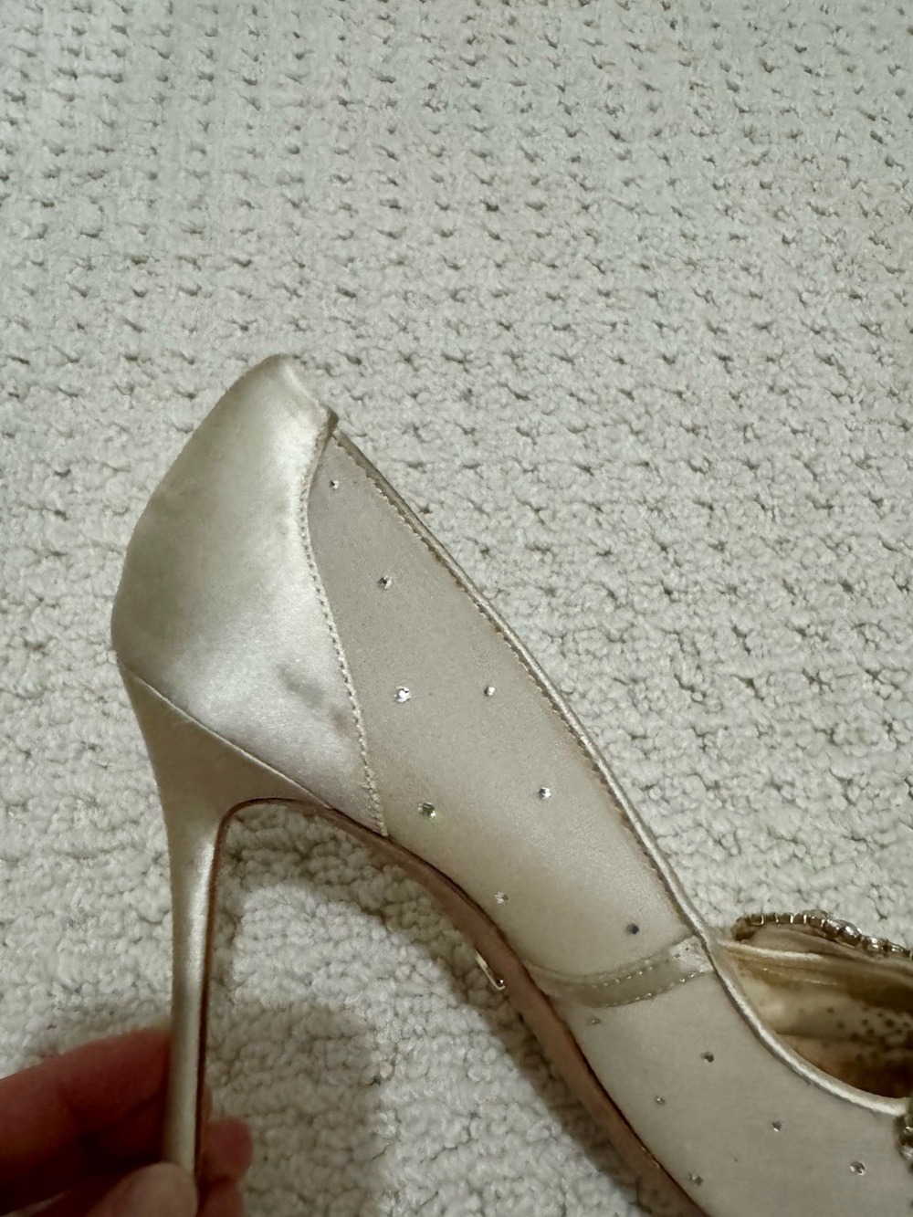 Badgley Mischka Ivory Crystal Embellished Pointed Toe Pumps - Size 8 - Picture 7 of 7